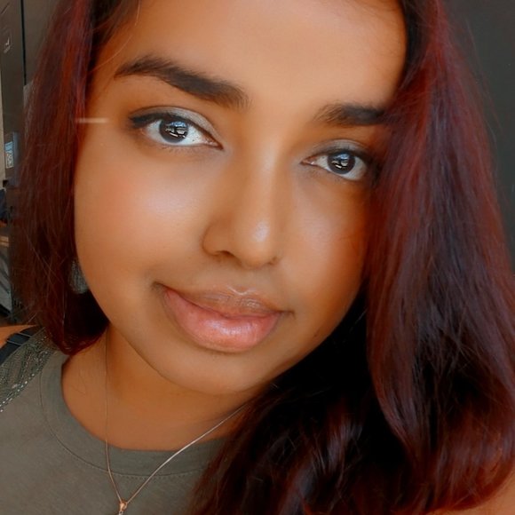 Meet your Posher, Laura - Picture 1 of 1